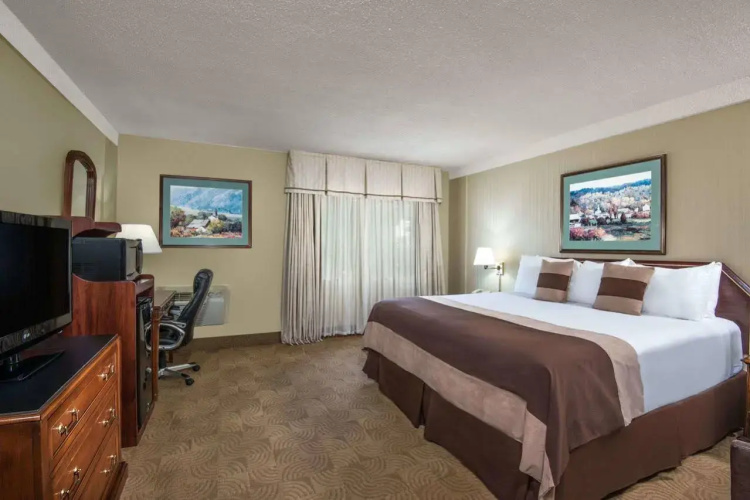 Ramada by Wyndham Denver Downtown