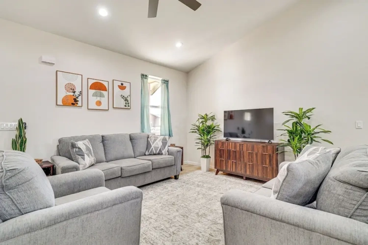 3 Bedrooms Cottage