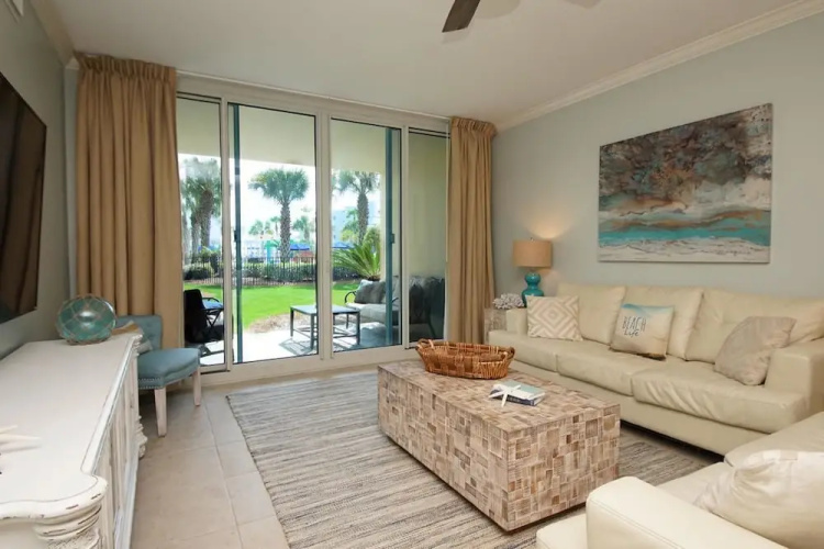 Waterscape C200 - 3 Br condo by RedAwning
