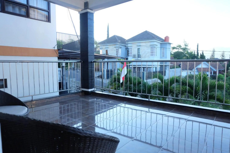 Villa Green Apple Batu