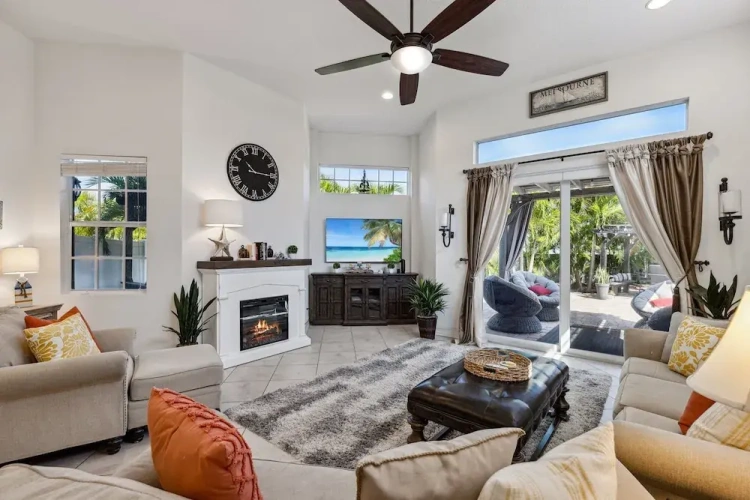 3 Bedrooms Villa with balcony