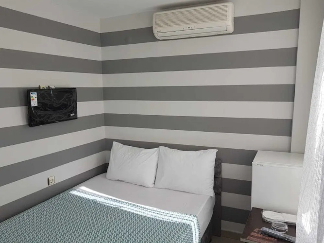 Deluxe Hotel