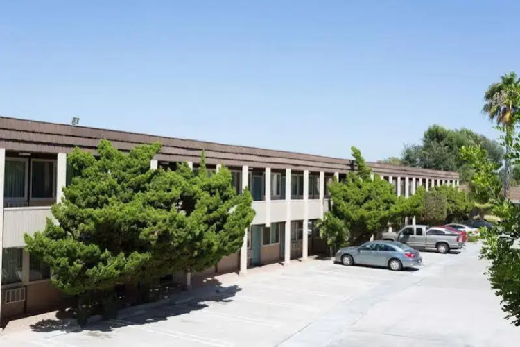 Costa Mesa Inn