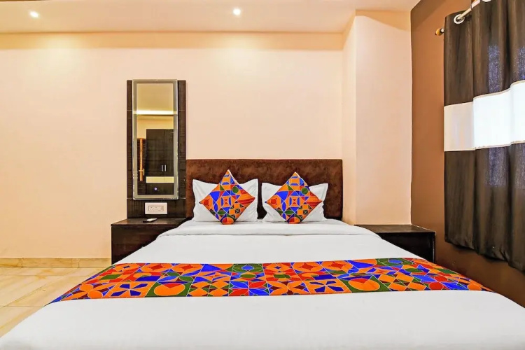Fabhotel Bn Palace
