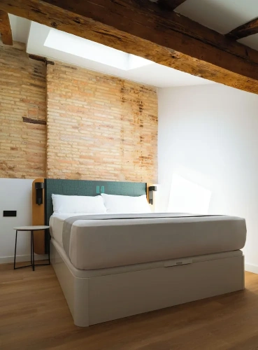 1 Bedroom Apartment with balcony