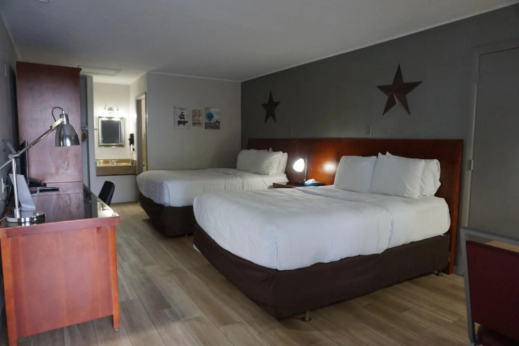Harvest Drive Family Inn