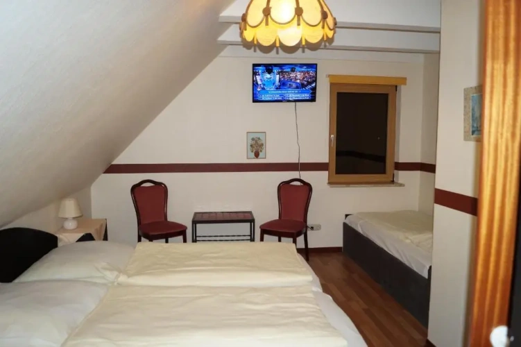 Economy Triple room