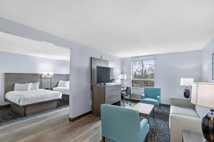 Deluxe Quadruple Suite