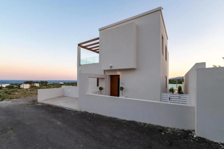 3 Bedrooms Villa