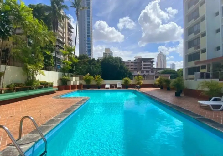 Spacious, Renovated, 2Hb in Style and With Pool