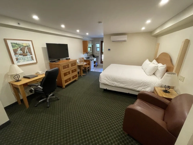 Deluxe Double room with balcony and with mountain view