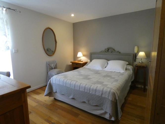 Standard Double room with street view