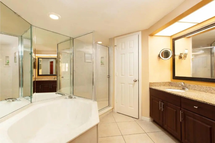 Beautiful Condo Near Disney World