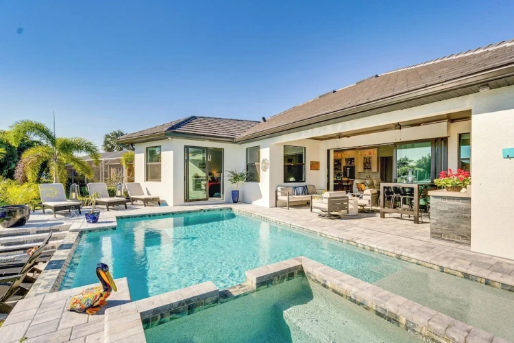 4 Bedrooms Cottage