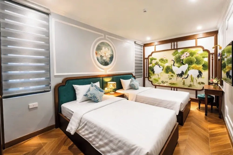 Classic Twin room with balcony and with park view