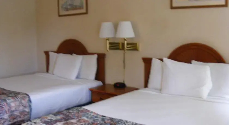 Baymont Inn & Suites Orlando