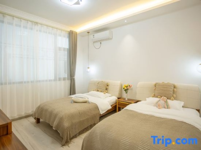 Deluxe Family Suite with view