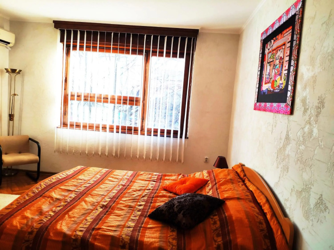 V2 with Love - Vintage Modern and Spacious