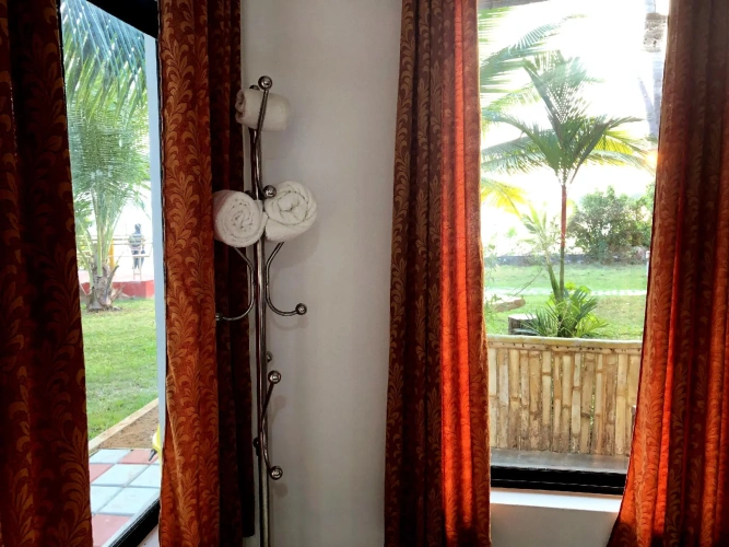 Standard Double room with balcony and with lake view