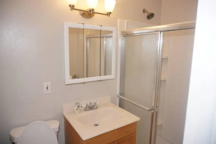 100 Dean St E #1A (203032-4273) - 2 Br Condo