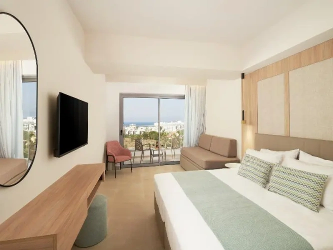 Standard Twin room with balcony