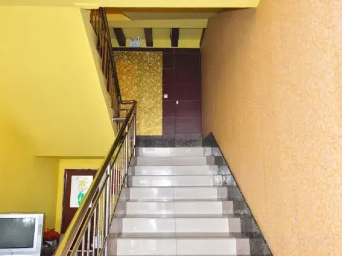 Gongyi Yifeng Express Hotel