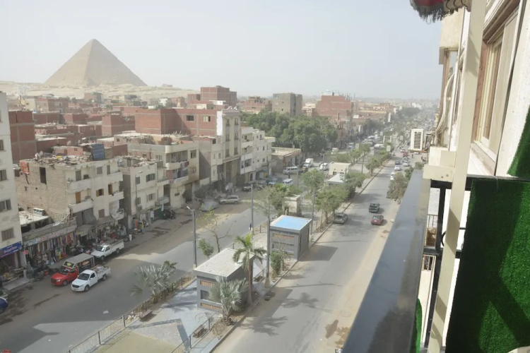 Ra Pyramids Inn