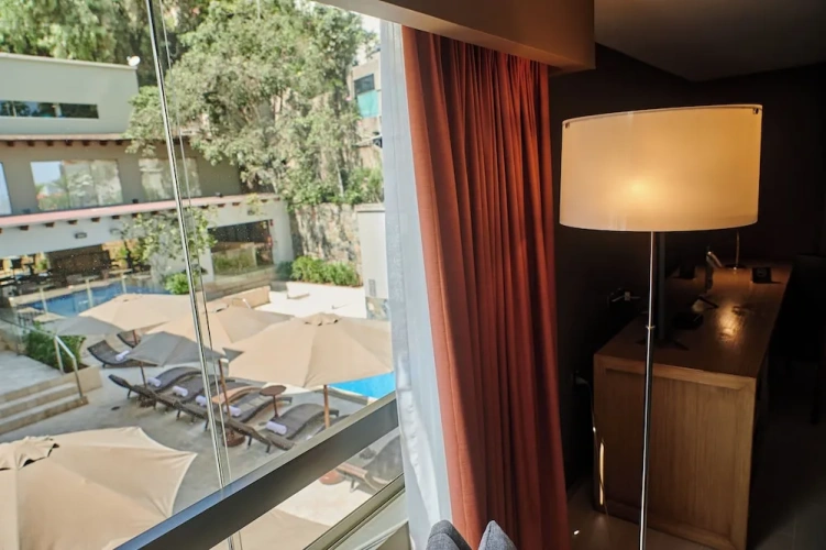 Deluxe Twin room with pool view