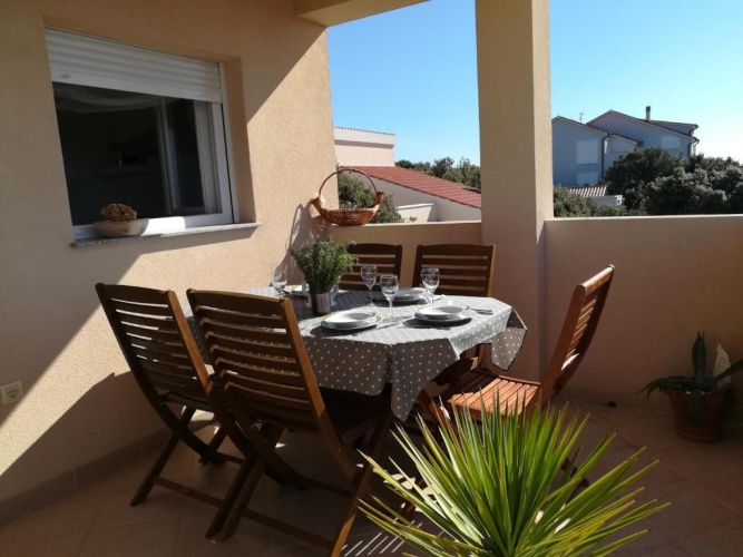 Apartment with sea view