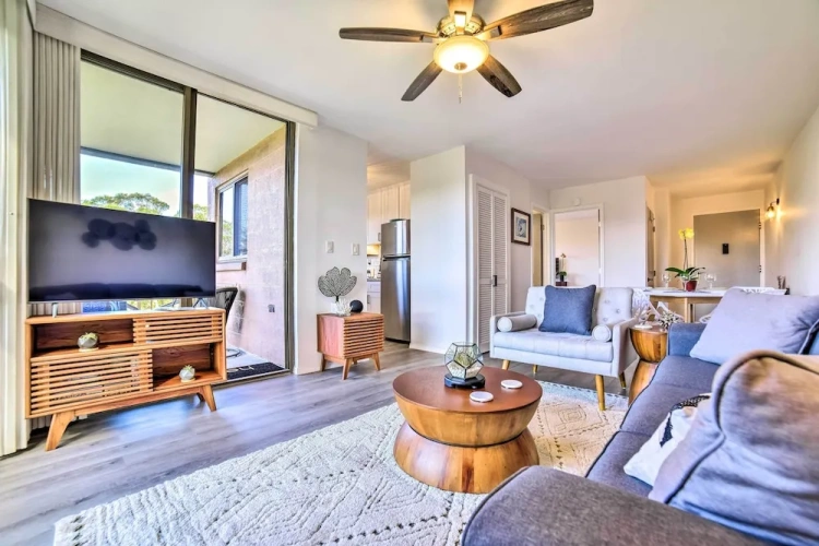 Modern & Cozy Condo Near Beaches w/ Coastal Views