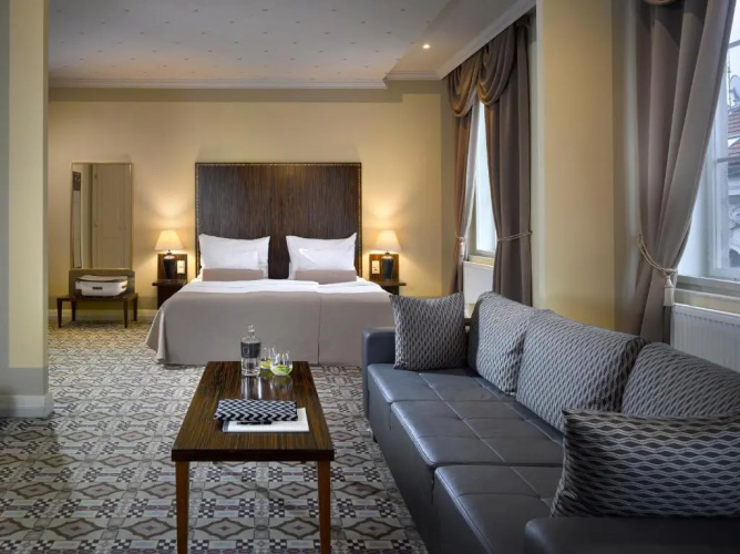 Grandezza Hotel Luxury Palace