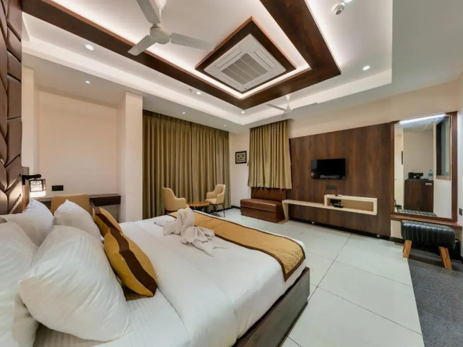 Golden Leaf Resort