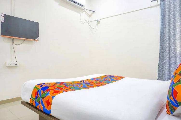 Fabhotel Om Sai