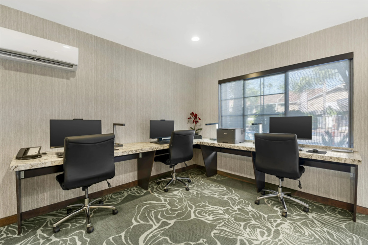 Best Western Plus Carriage Inn