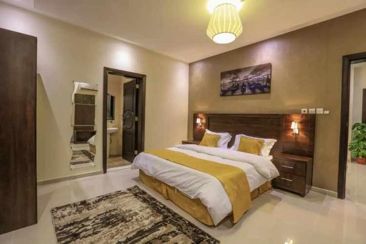 3 Bedrooms Apartment