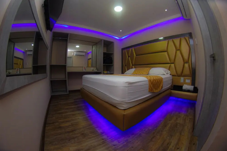 Hotel ByHours Astor