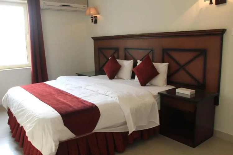 3 Bedrooms Apartment