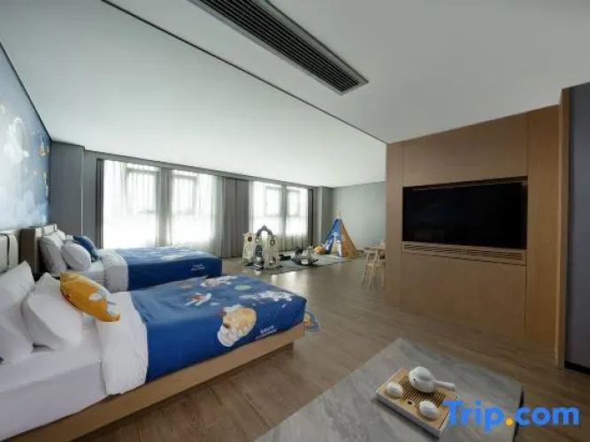 Twin Family Suite