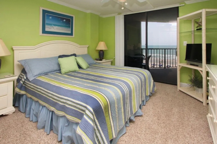 Crescent Sands of Crescent Beach H4 by RedAwning