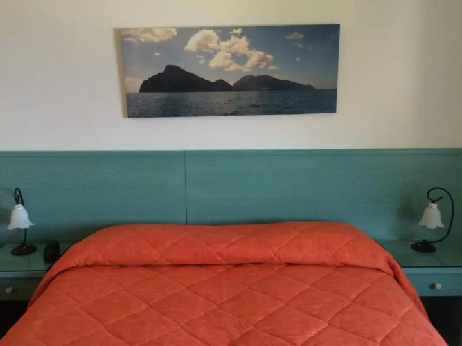 Standard Triple room with sea view