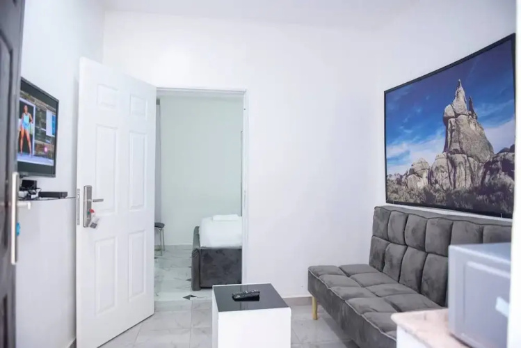 Lovely One-bed Apartment Located in Abuja