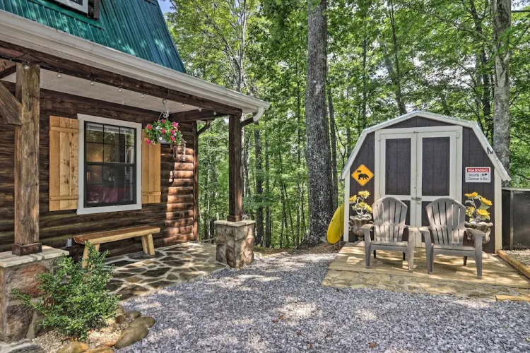 Mtn-view Cabin w/ Hot Tub in Sevierville!