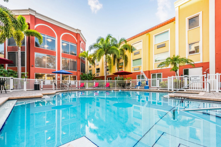 Holiday Inn Express & Suites Bradenton West photo 20