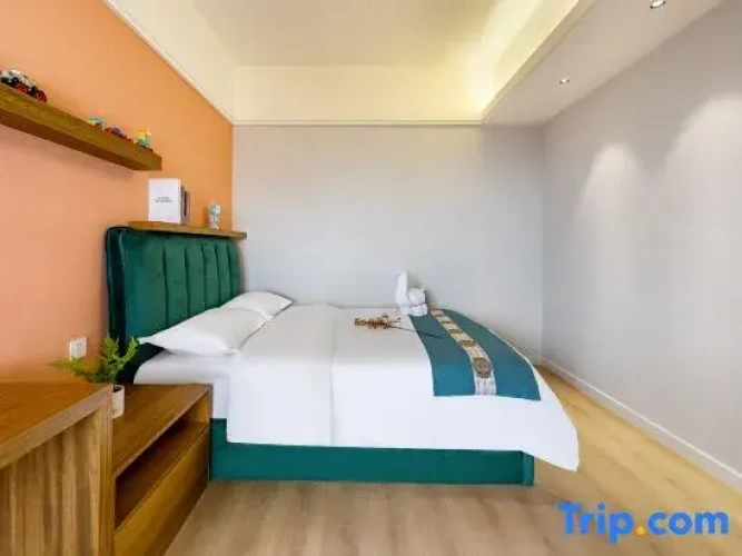 2 Bedrooms Triple Suite with balcony