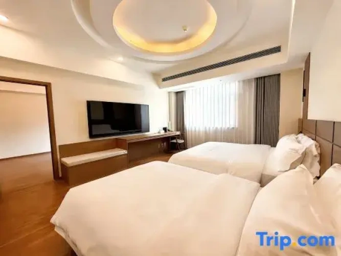 1 Bedroom Deluxe Suite