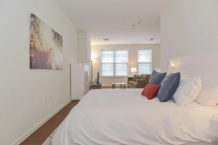 Global Luxury Suites East Boston