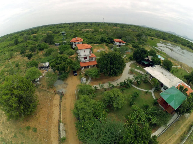 Lake Villa Resort