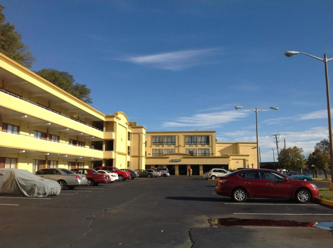 Diamond Inn and Suites