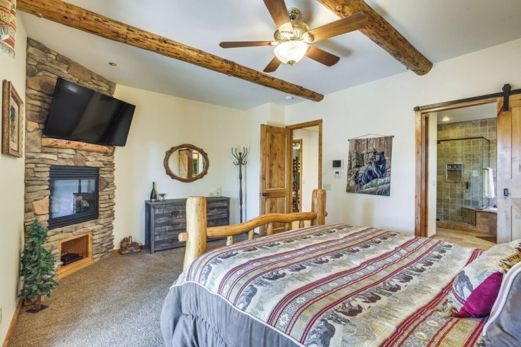 5 Bedrooms Cottage