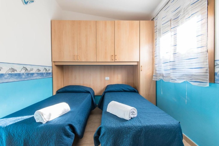 2 Bedrooms Bungalow